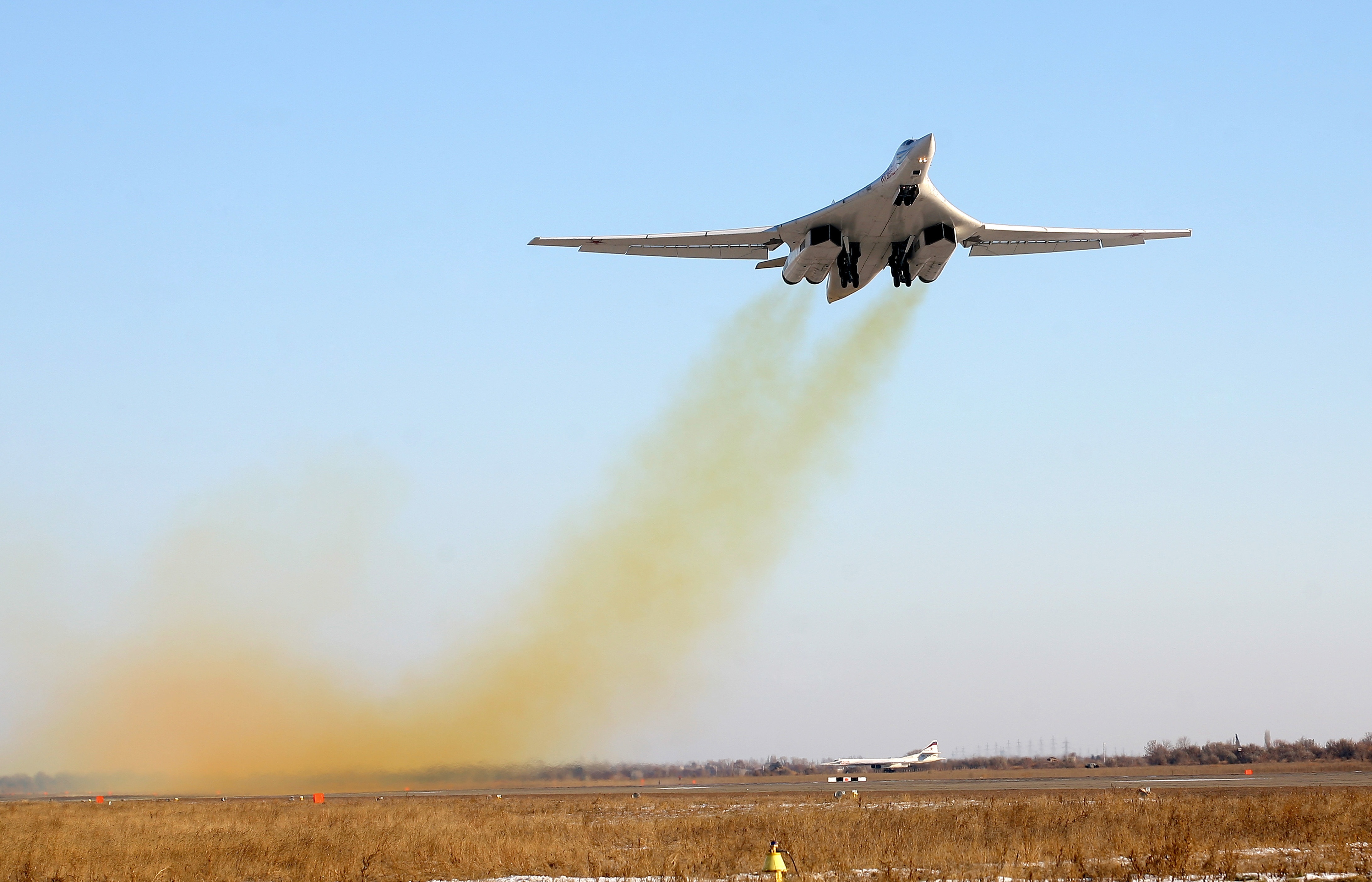 Ту-22м сверхзвуковой самолёт белый лебедь
