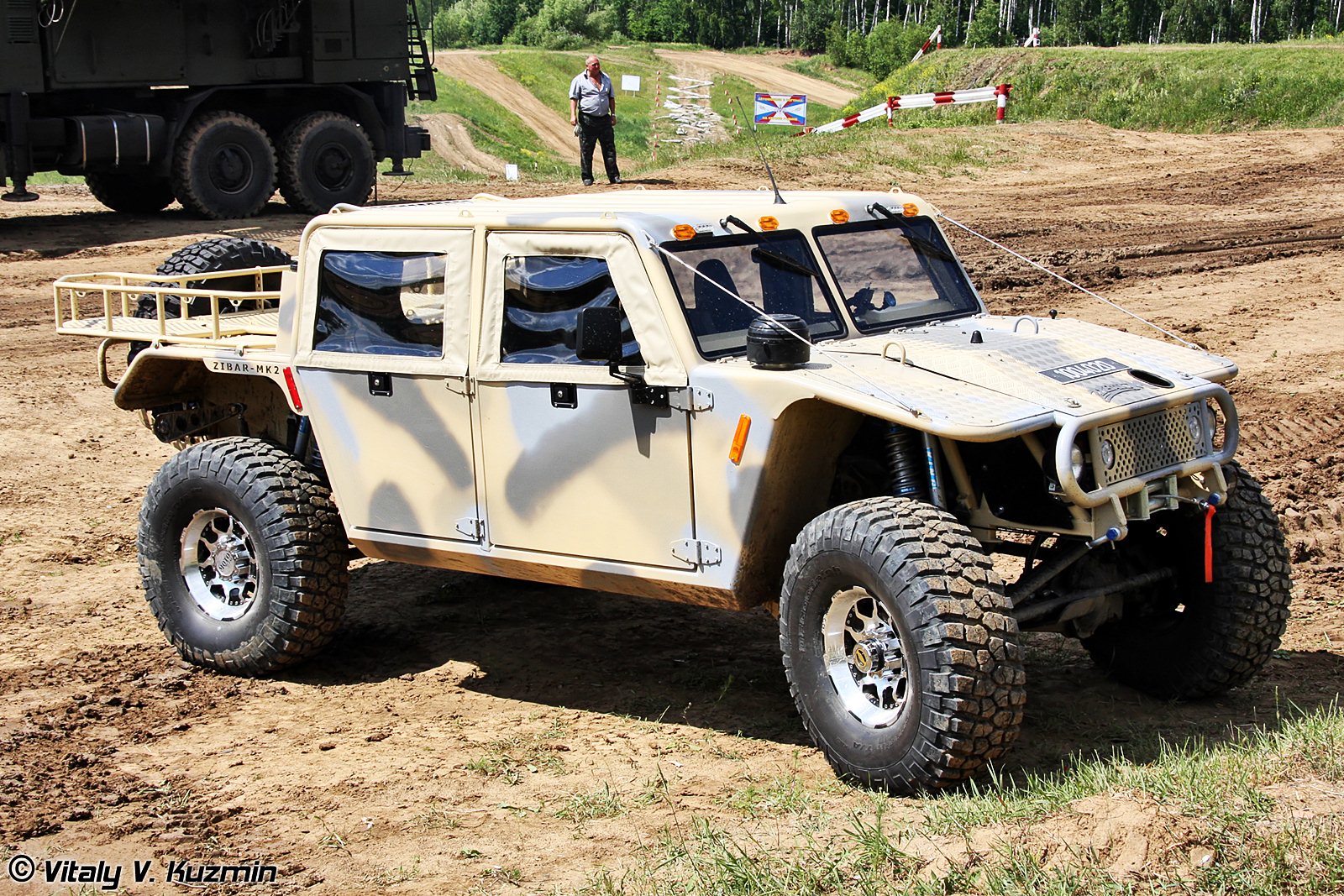 Автомобиль повышенной. Zibar mk4. Израильский джип Зибар. Багги Зибар. Zibar mk2 бронированный.