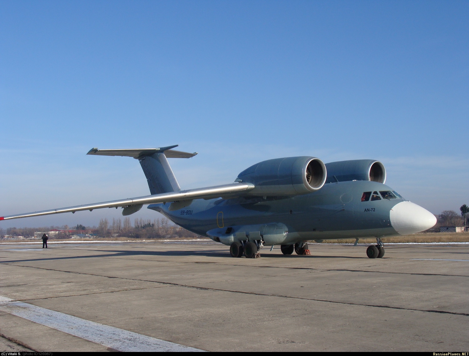 Ан 9. Самолет АН 72. АН-72 транспортный самолёт. АН 72 ВМФ. АН-72 ВСУ.