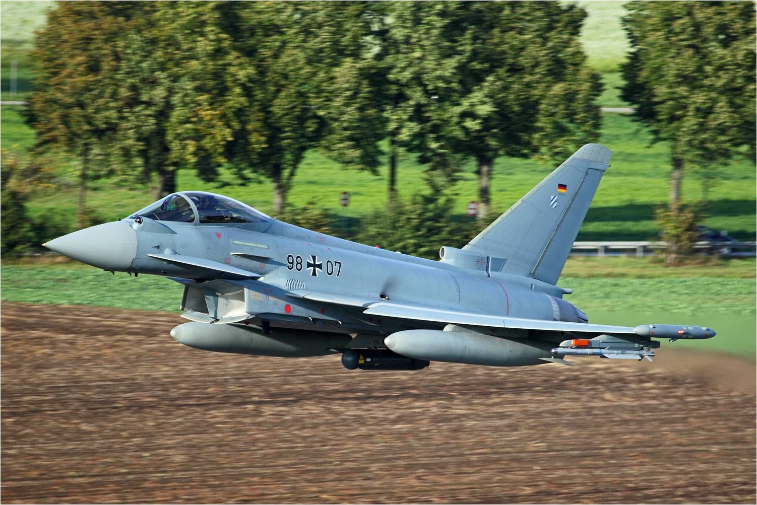 Eurofighter typhoon. Еврофайтер Тайфун. Истребитель Eurofighter Typhoon. Еврофайтер Тайфун ВВС Германии. Торнадо Еврофайтер.