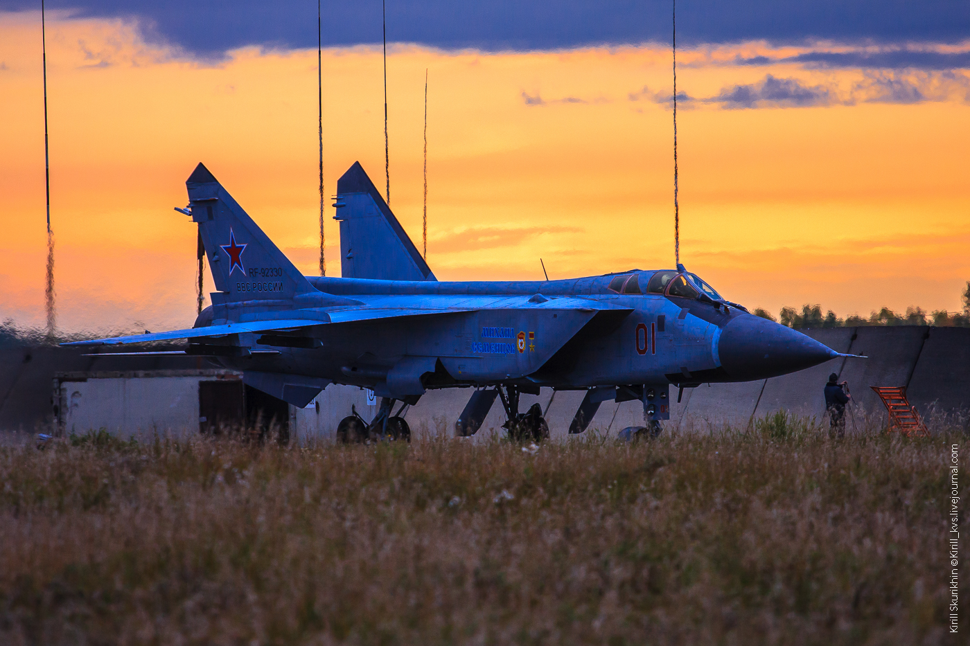 Миг 31бм. Миг 31 Канск. Миг 31 БМ Канск. Миг-31 на аэродроме. Канск Дальний военный аэродром.