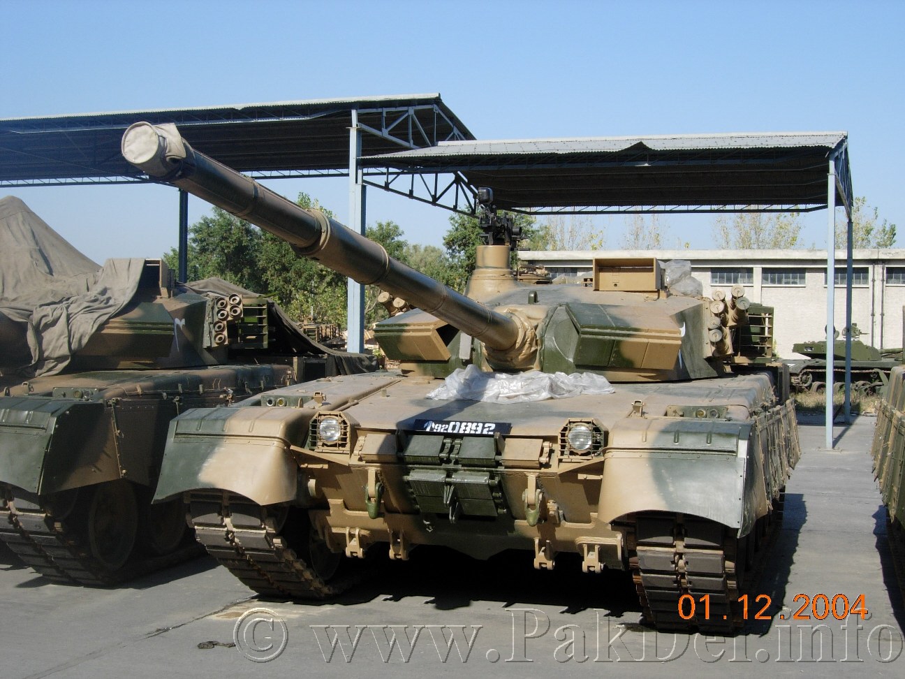 Аль халид. Танк Аль Халид. MBT-2000/«al-Khalid». Танки MBT 2000 (al-Khalid). MBT 2000 танк.