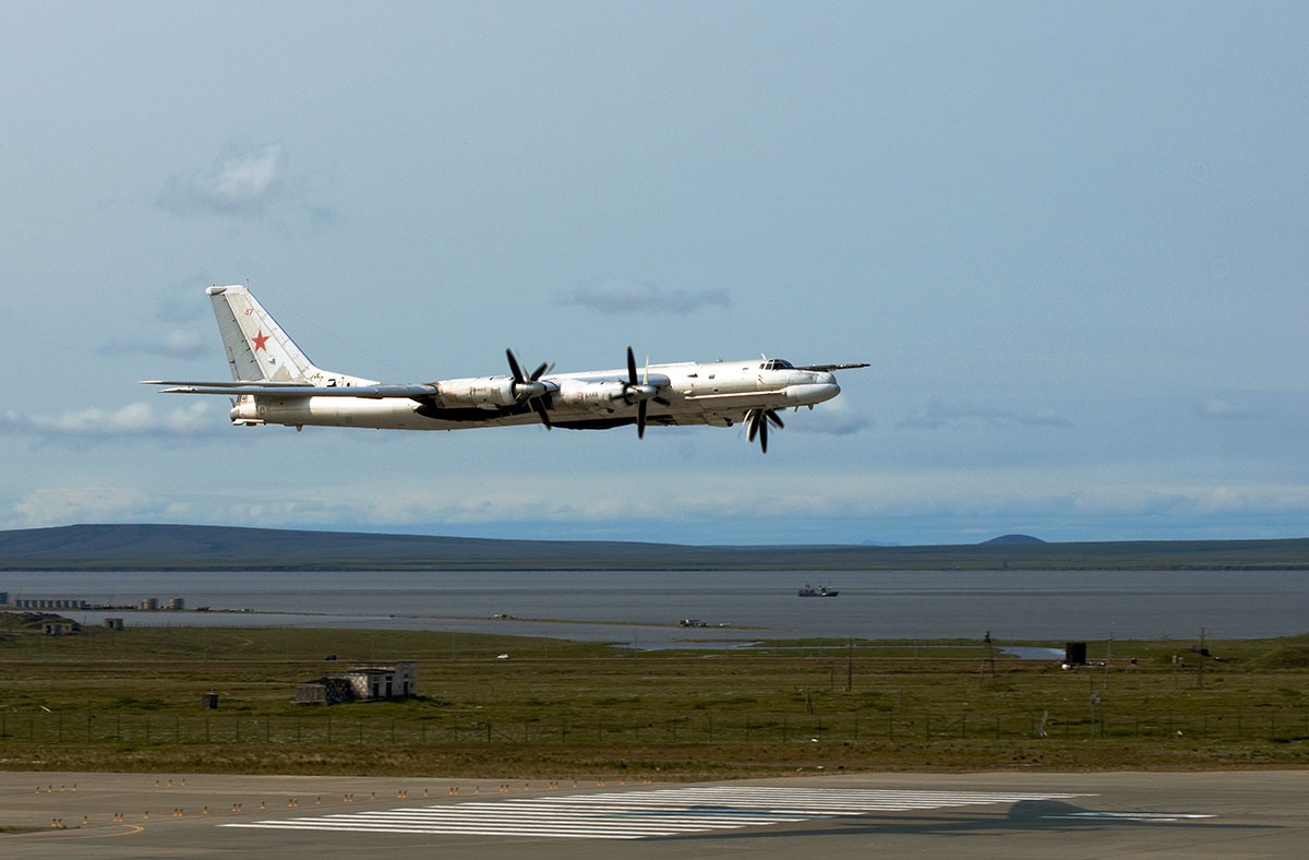 Белогорск самолет. Ту-95 Моздок. Ту-95мс Узин. Ту 95. Ту-95 Узин.