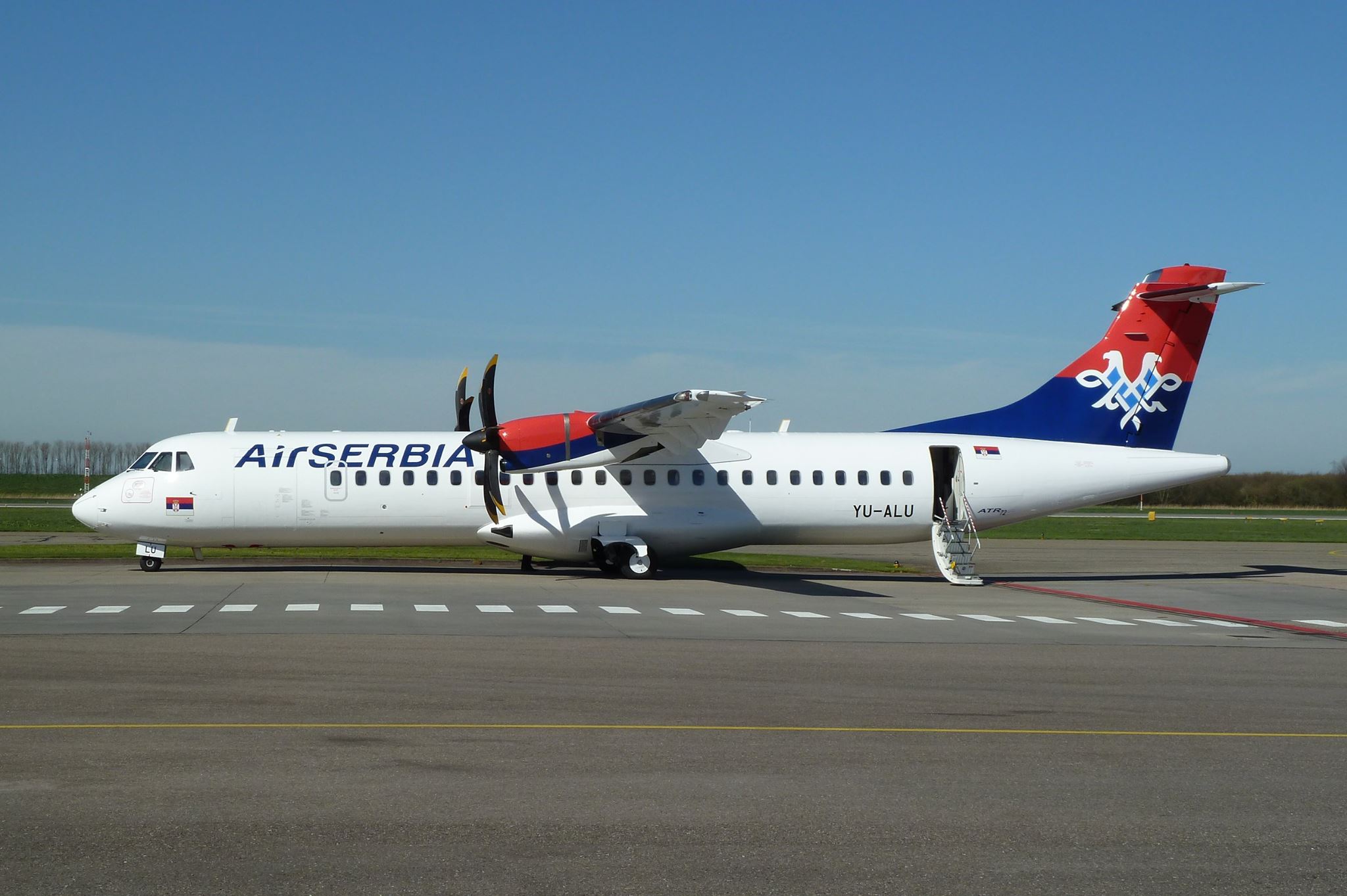 Самолет в белград. ATR 72-212a. Аэр Сербия авиакомпания. АИР Сербия самолеты. Авиакомпания сербские авиалинии.