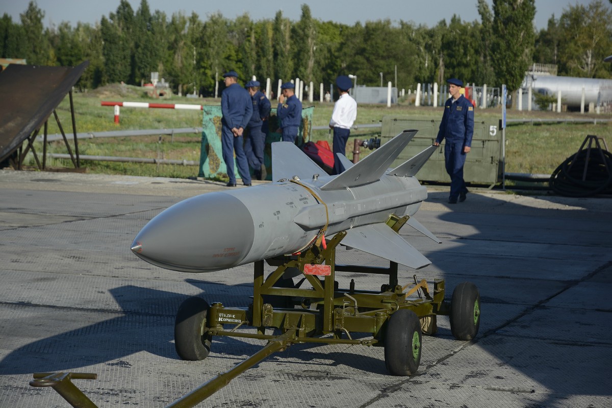 Х 27. Су-34 с ракетами. Су-24 х-58. Су-34 с каб-1500. Су 34 ракетное вооружение.