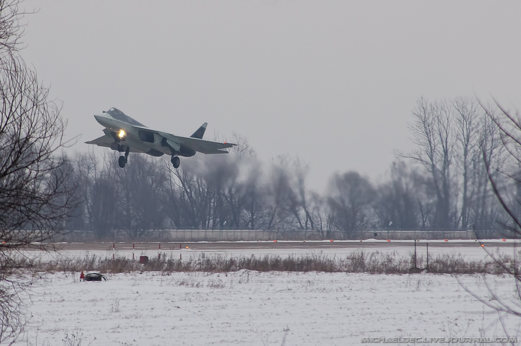 Погода в жуковском. Т-50-5. Полёты на Жуковском. Возгорание т50. Полет град в Жуковском.