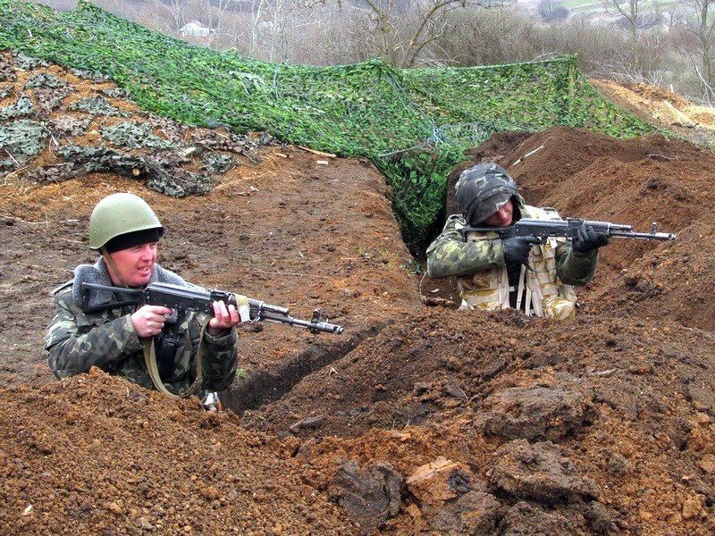 Видео из окопа. Современные окопы. Солдат на позиции. Окопы украинских солдат.