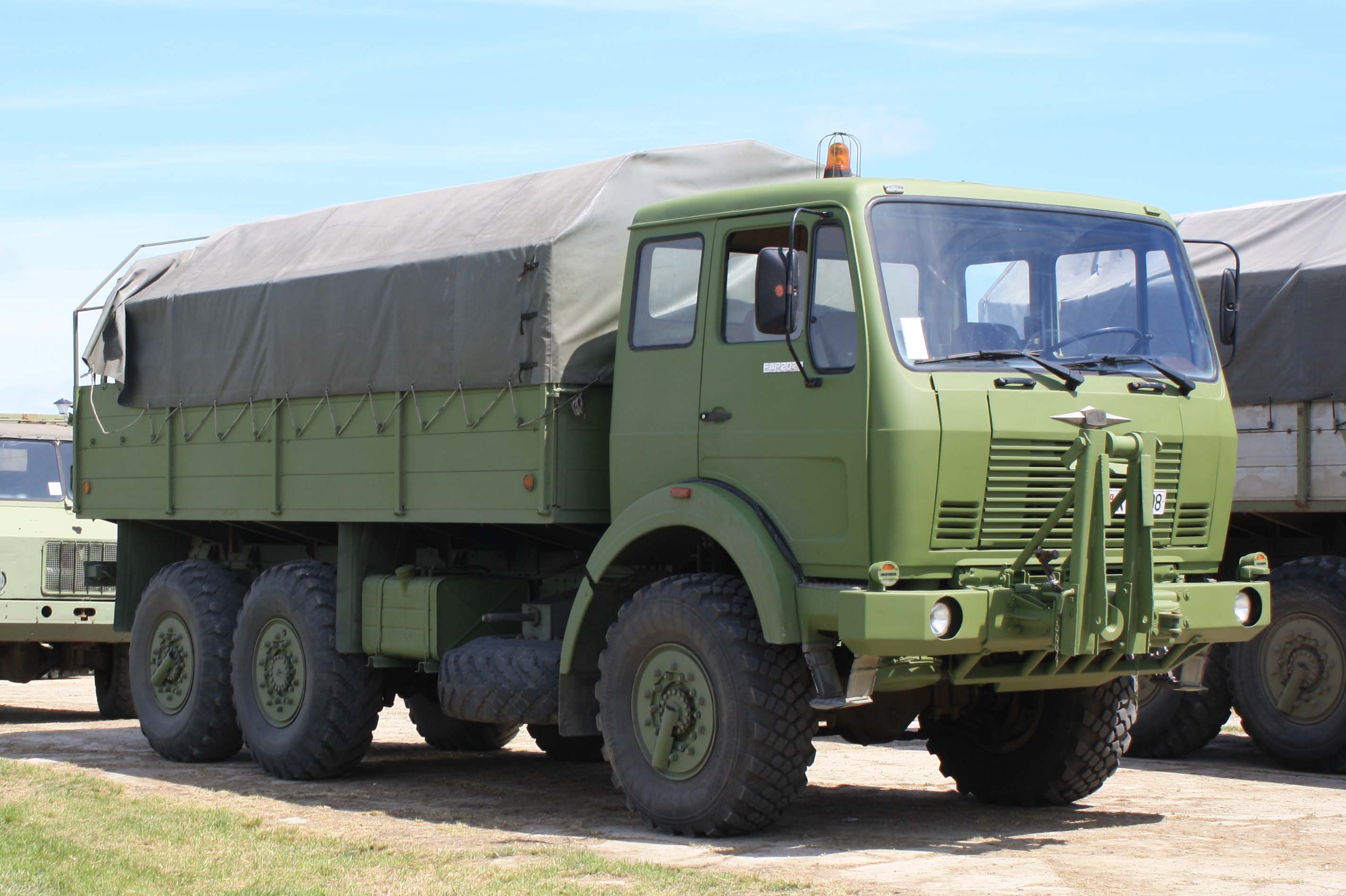 Dongfeng eq240. Fap 2026. Dongfeng грузовик 2022. Fap 2026 Truck.