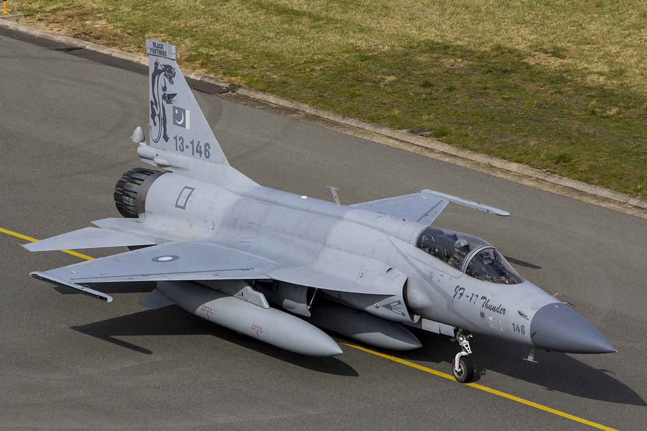 F 17. JF-17 Block 3. JF-17. JF-17 истребитель. Pakistan Air Force JF-17 Fighter.