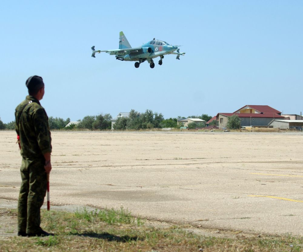 Пункт управления на аэродроме саки. Саки нитка аэродром Новофедоровка. Военный аэродром в Крыму Саки. Военный аэродром Новофедоровка Саки. Аэродром нитка в Крыму.