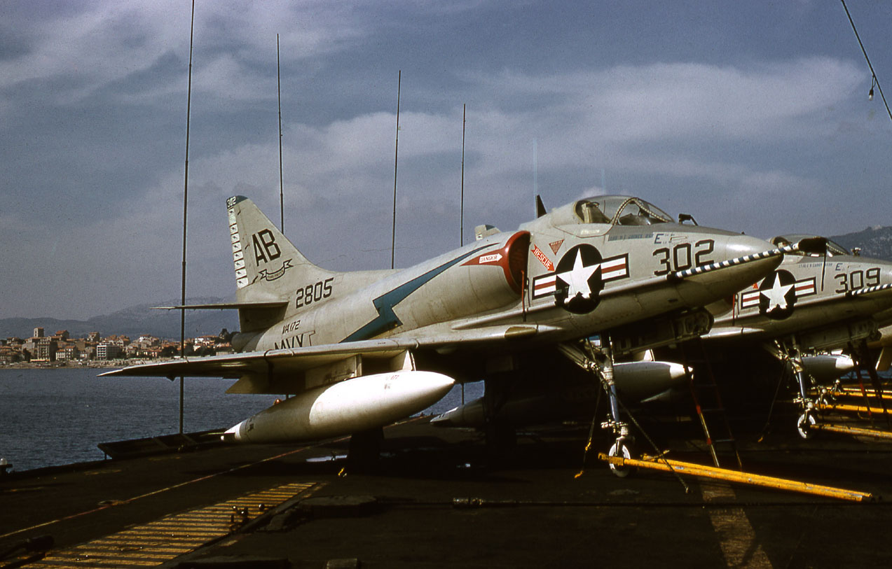 A 4 skyhawk