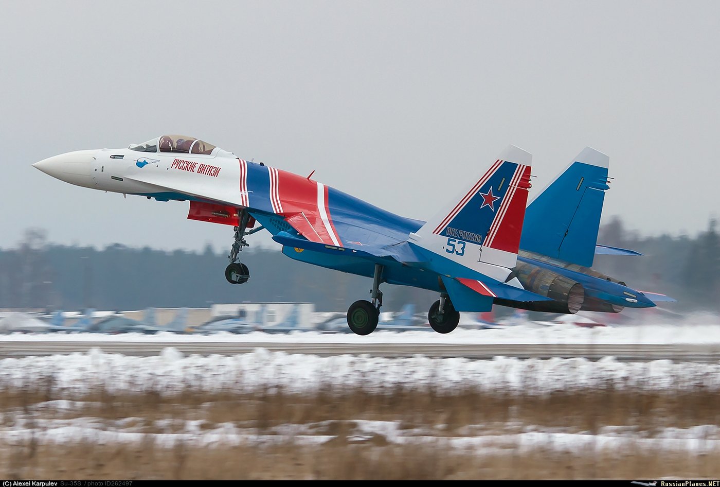 Витязи 2. Су 35 в Кубинке. Русские Витязи пилотажная группа Су-35с. Кубинка русские Витязи Су 35. Су-35с русские Витязи зеркало.