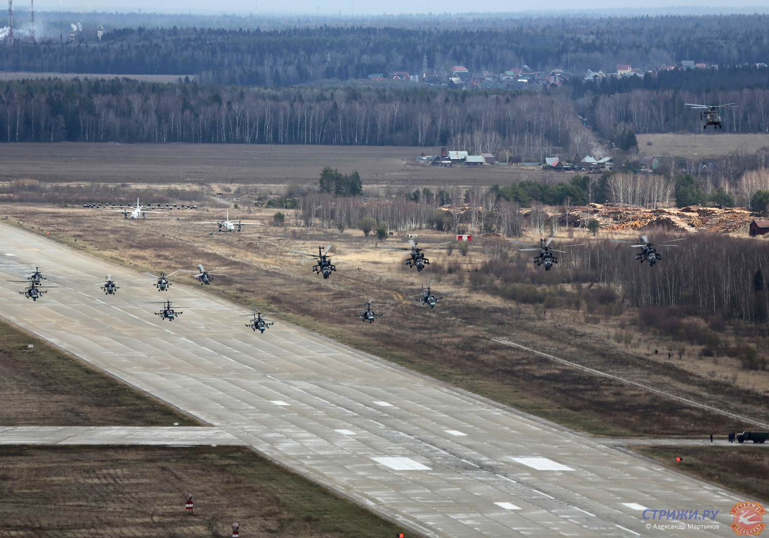 Кпп аэродрома. Кубинка (авиабаза). Аэродром Кубинка ВПП. Кубинка военный городок авиабаза. Кубинка военный Гарнизон.