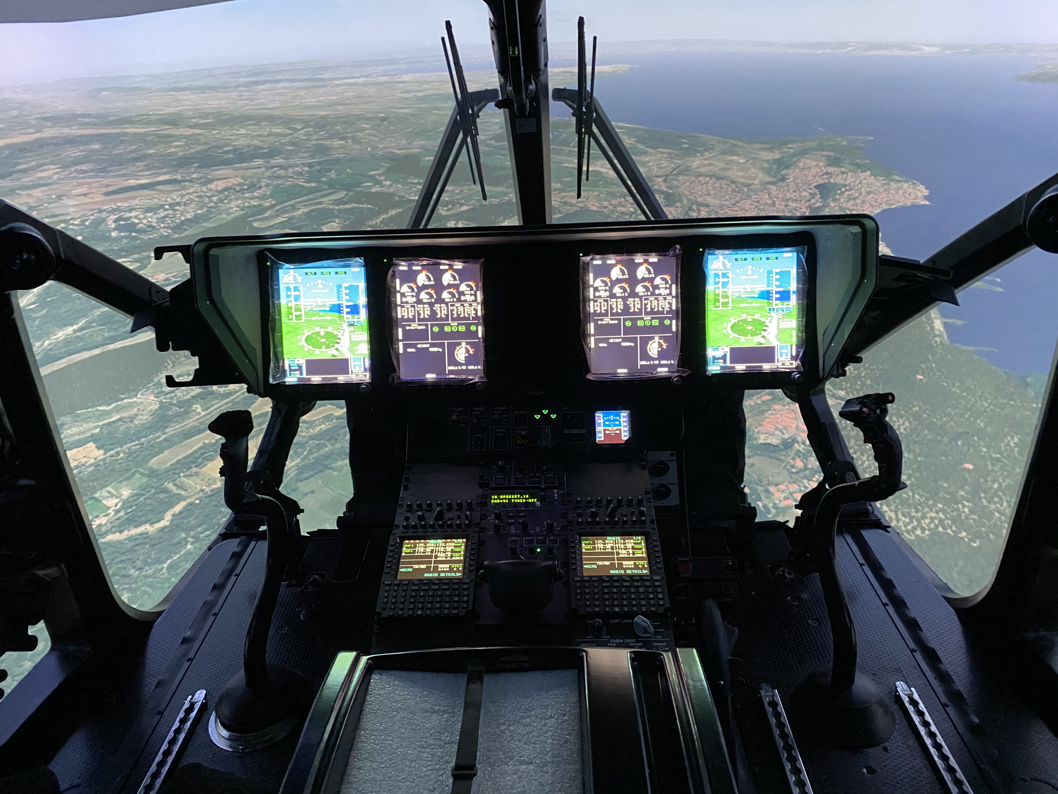 Авиасимулятор. Airbus h160 кабина. Airbus h160 Cockpit. Airbus h145 кабина. Вертолет Airbus h160 внутри.