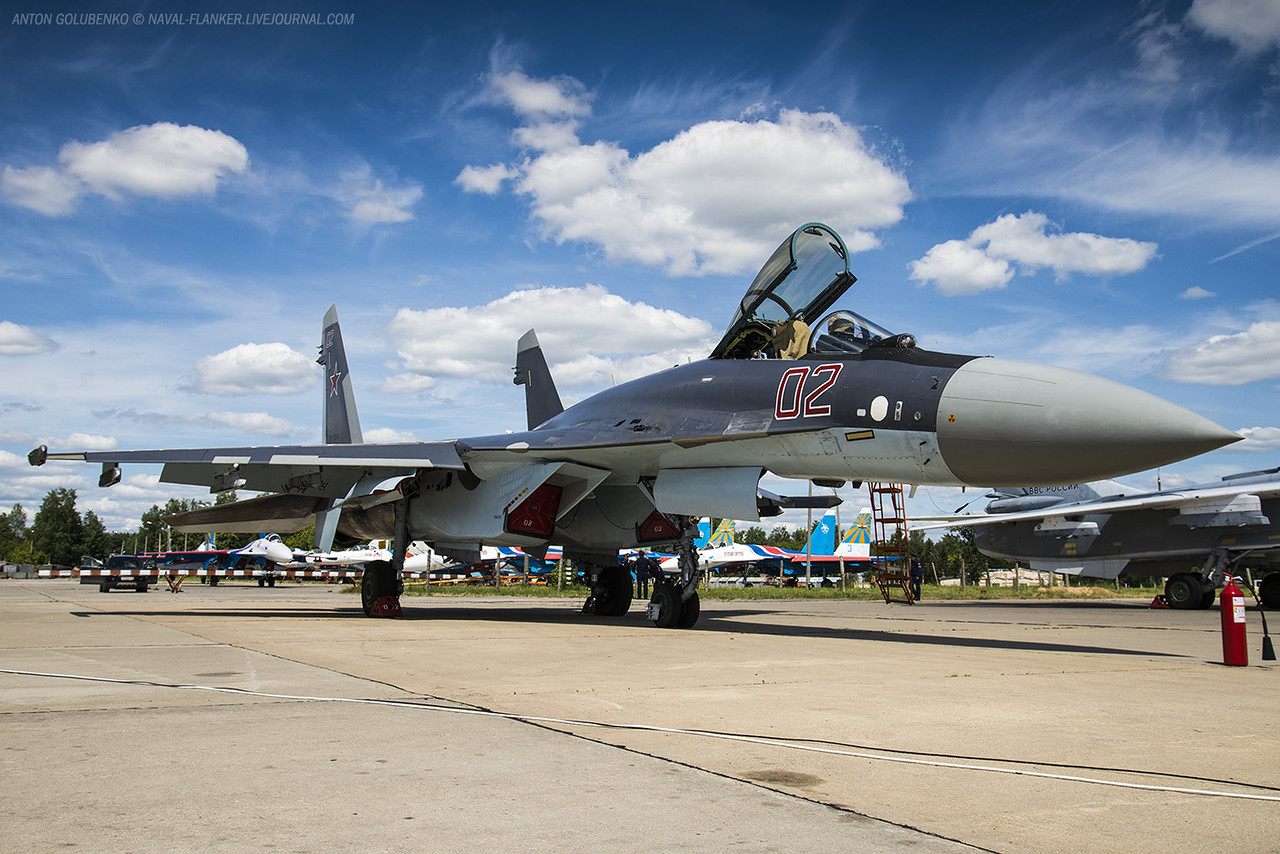 Су 35с фото. Су 35. Су 35 вооружение. Су-35 пушка. Су 35 в Ахтубинске.