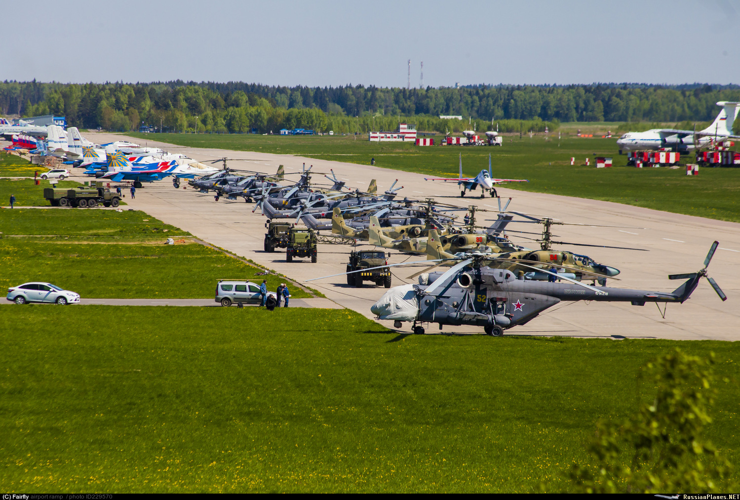 Морозовка аэродром. Кубинка военный аэродром. Кубинка (авиабаза). ВПП Кубинка. Аэродром Кубинка ВПП.