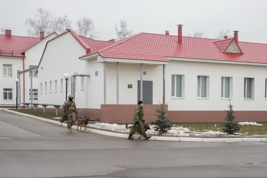 Дивизия дзержинского где. ОДОН Балашиха Северные ворота. Дивизия Дзержинского деревня новая. Дивизия Дзержинского Северо-Кавказском 2000. Кинологический центр ОДОН.