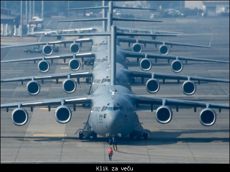 globemaster boeing